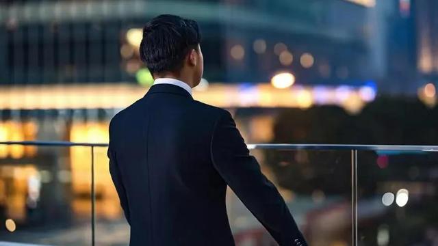 利益社会太现实的句子