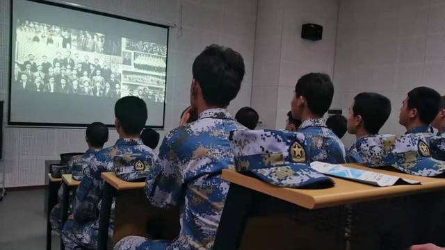 楚怡百年荣光观后感（精选）