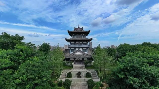 赞美祖国的诗词小学生