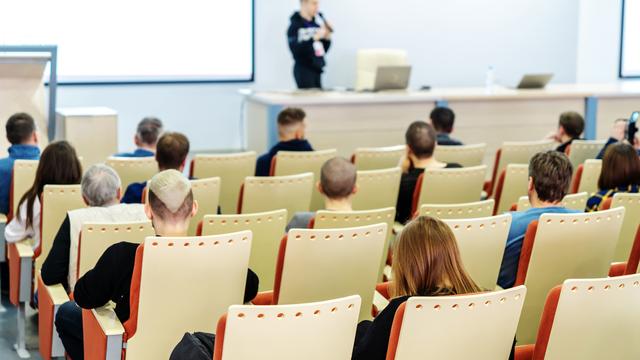 小学老师继续教育个人工作总结范文