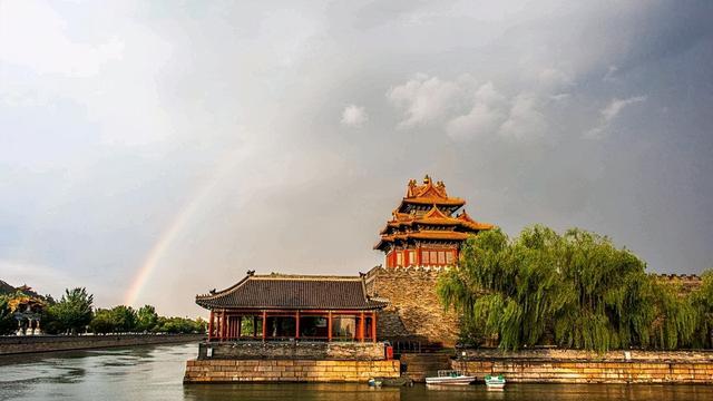 写夏天雨的诗句现代