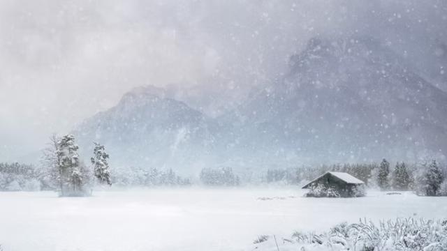 爬长城遇到下雪的文案