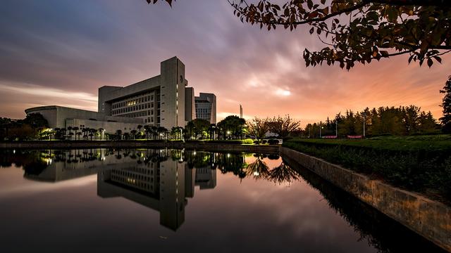河北大学工商学院学费一年多少钱