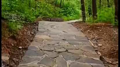描写山路的句子有哪些