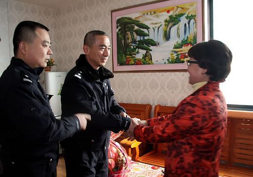 柳州：交警发起向协管员桂松捐款   募集各界善款13万