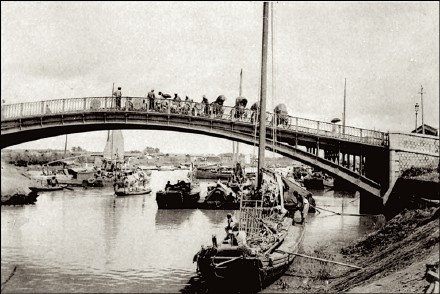 老照片·桥-九河下梢天津卫，三道浮桥两道关。