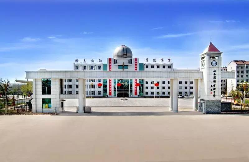 淄博十一中新校门悄然启用!淄博各高中校门,哪个更有特色?