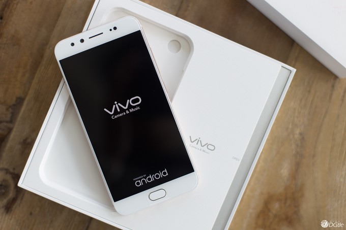 尾巴开箱 | 彭于晏同款？前置双摄 vivo X9