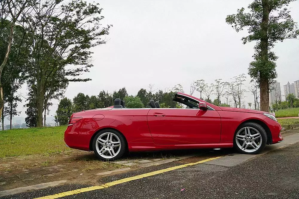 理想坐驾四人游 试架奔驰E400 Cabriolet