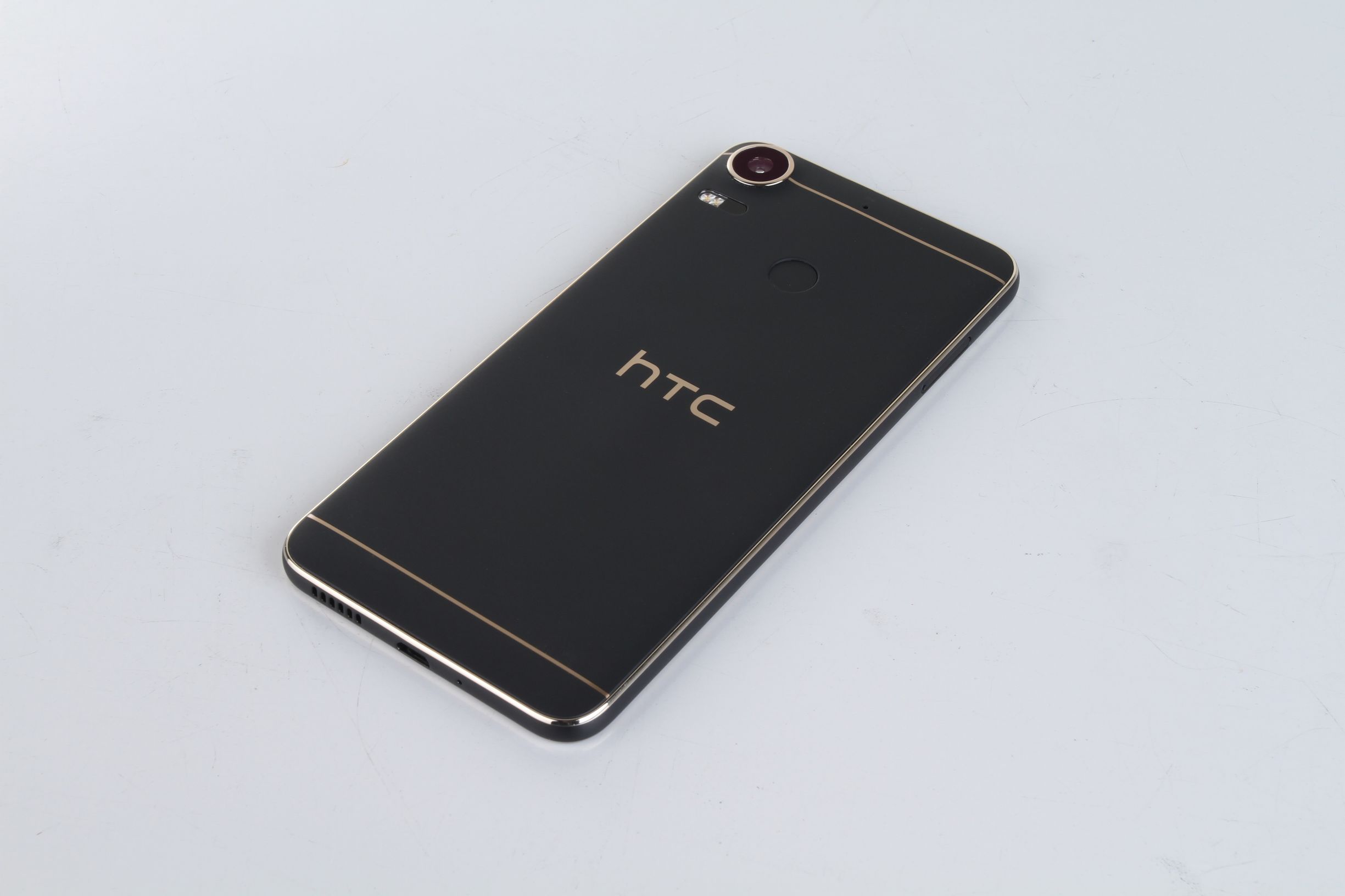 「测评」它是HTC第一款全网通手机，也是Desire系列产品第一款指纹验证手机上！