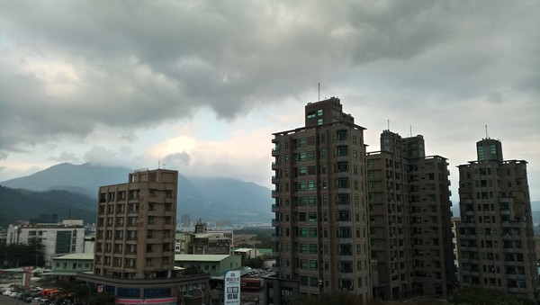 華碩飛馬3s評測：超長續航拍照小能手