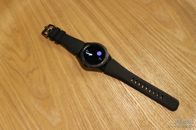 集装13与实用于一体的装备 Gear S3上手体验