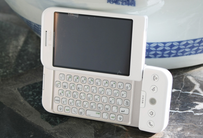 你是否还记得第一款安卓机么？与如今的手机上无法比，但实际意义长远