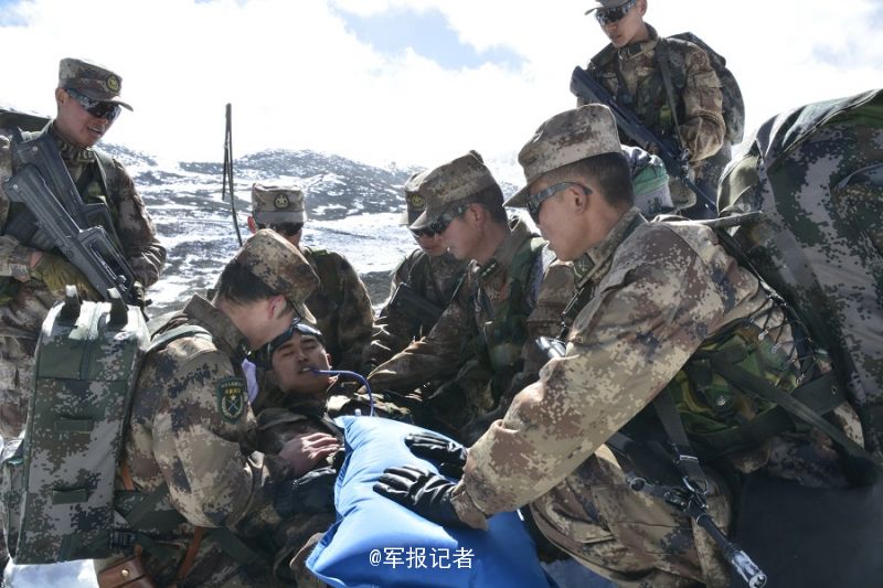 猴年新春|请看西藏边防官兵，巡逻路上雪有多厚？