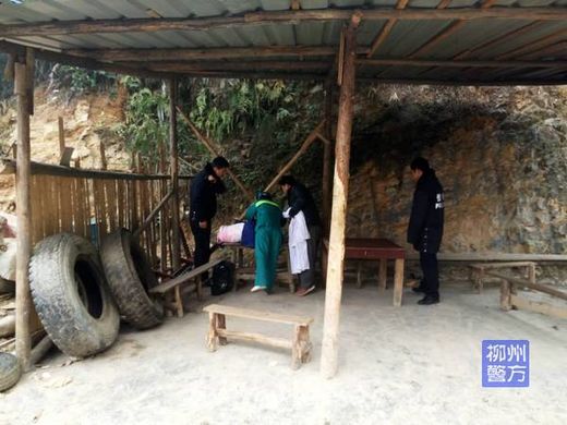 [春节我在岗位上]广西三江：侗乡暖心民警及时救助被弃女婴