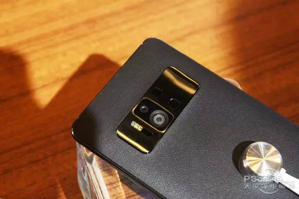 asusZenFone AR测评：水冷散热器，全世界首配8GB运行内存