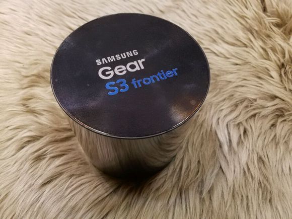 发生爆炸中再生  三星Gear S3腕表拆箱