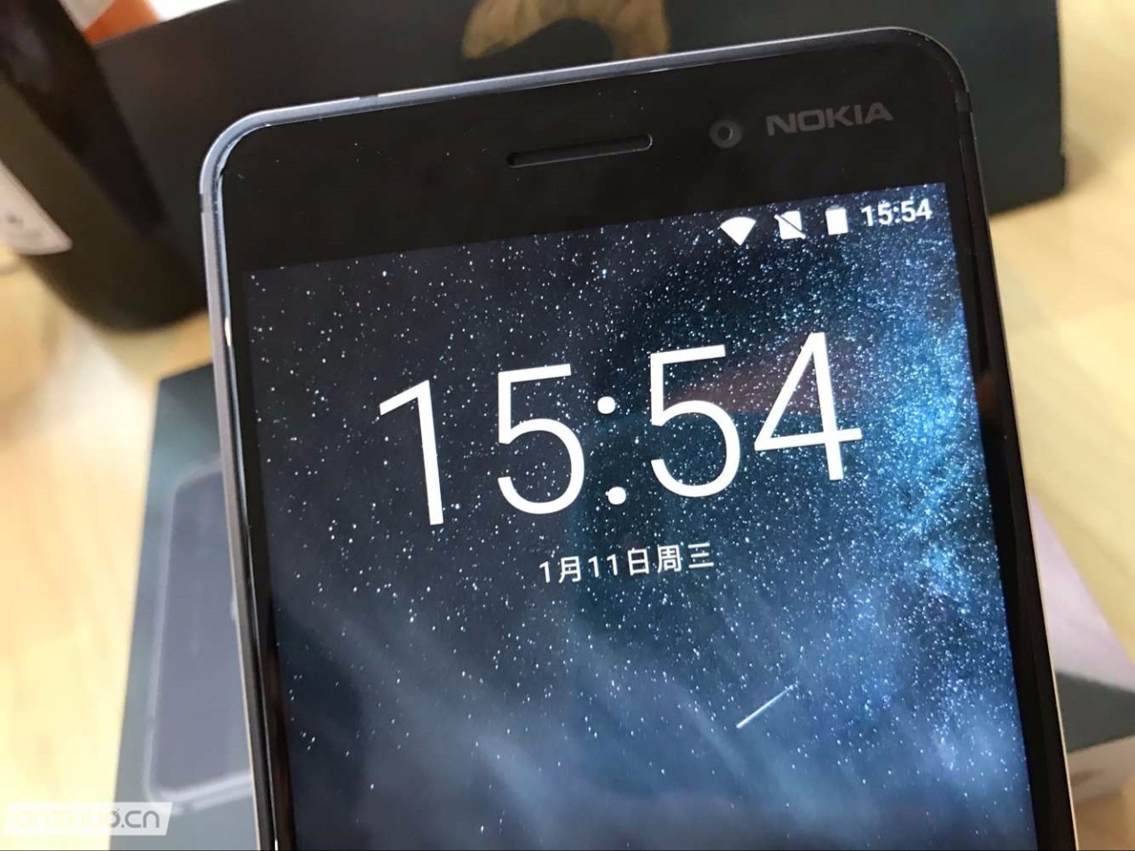 评测丨呵呵，直播 Nokia 6 砸核桃了……