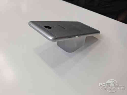 魅族魅蓝Note3和华为手机荣耀5C哪家好