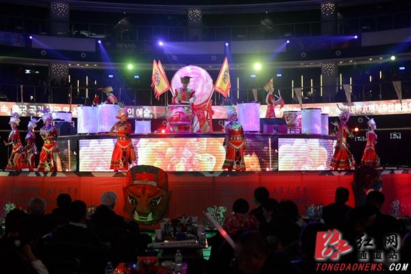 通道：非常侗人乐队亮相张家界 侗族文化闪耀大舞台
