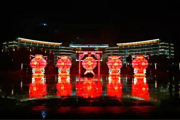遵义“春节”黄金周前三天接待游客31.6万人次，收入3.81亿元