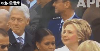克林顿直勾勾盯着川普美艳女儿，还不住舔嘴唇？！希拉里的表情亮了……