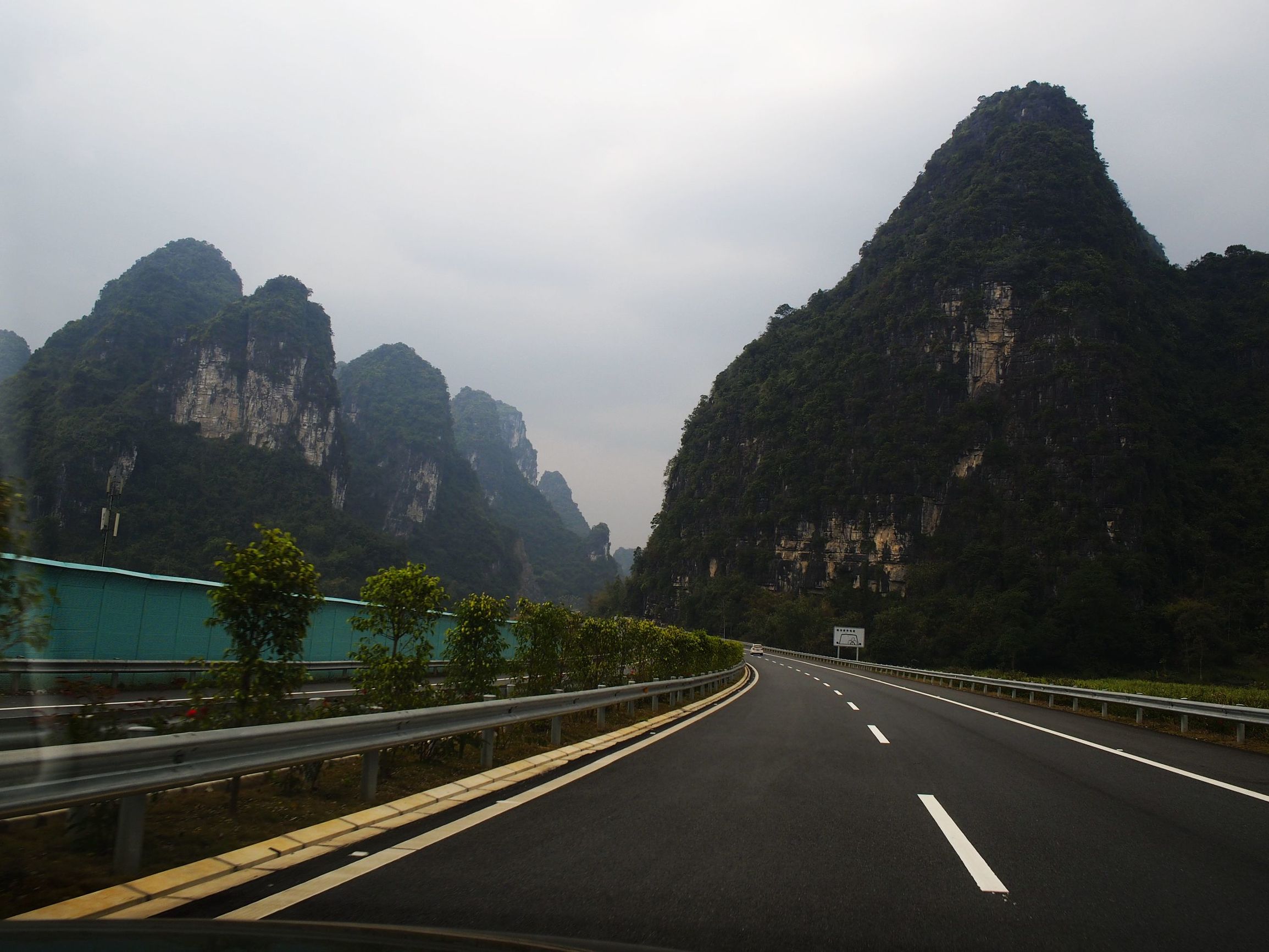 广西有一条风景美如画卷的高速公路,你知道吗?(3)