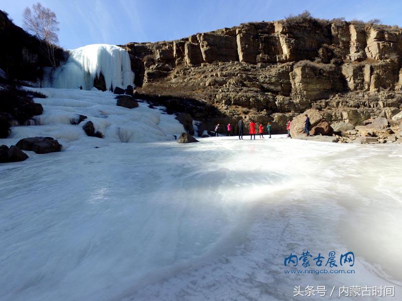 呼和浩特市周边发现冰瀑自然景观