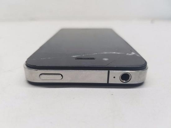 这台粉碎的iPhone 4s市场价103万，只由于史蒂夫乔布斯