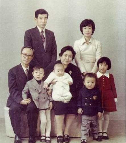 直擊解放后的愛新覺羅家族：有人從政，有人成為與張大千齊名畫家