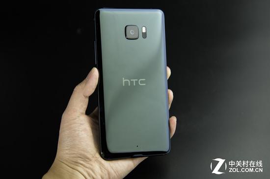 HTC U Ultra评测：两块屏幕+惊艳外观