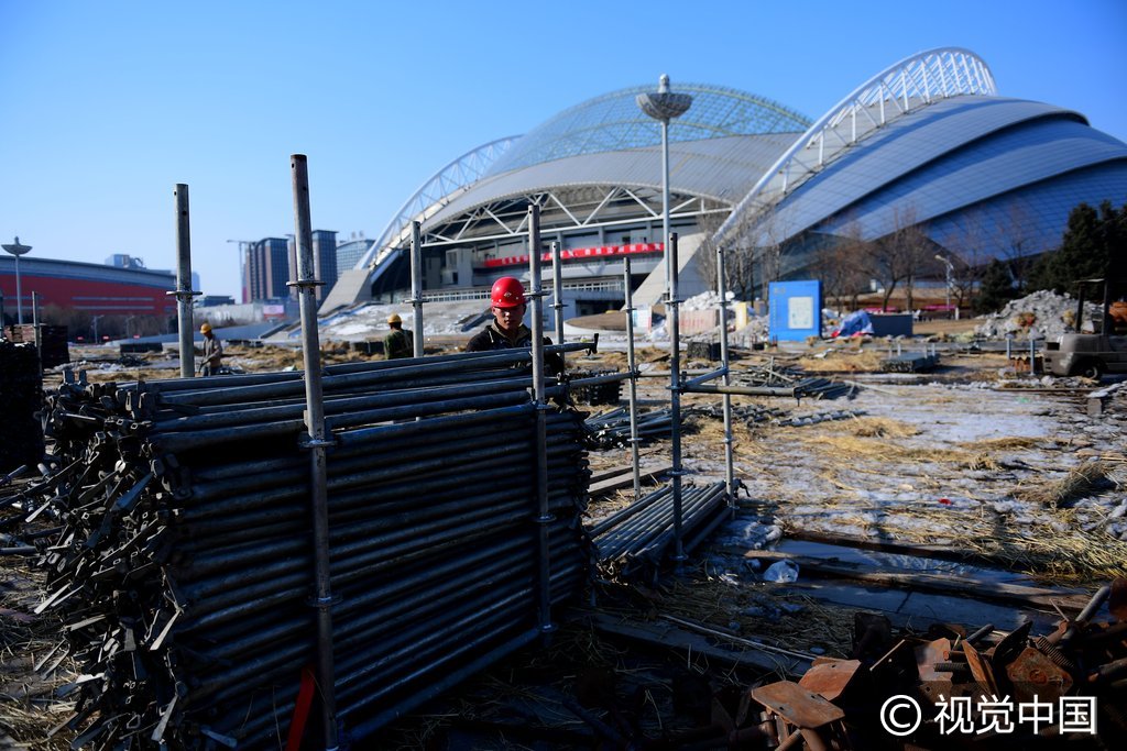 中超足球什么时候开哨(2017中超:辽宁开新主场冰雪融化 工人施工静待开哨)