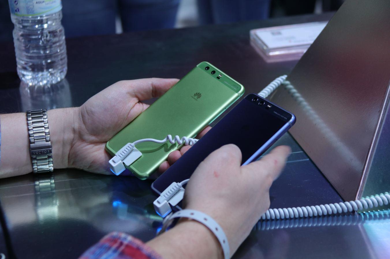 小米手机Note2新颜色曝出：翠绿色和粉红色 它是在学习培训华为公司P10？