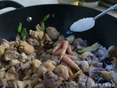 90后男友做的暖心菜，家常炖鸡，香的不要不要的