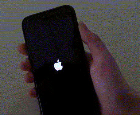 不苹果越狱，iPhone开机画面也可以变颜色！好玩儿~