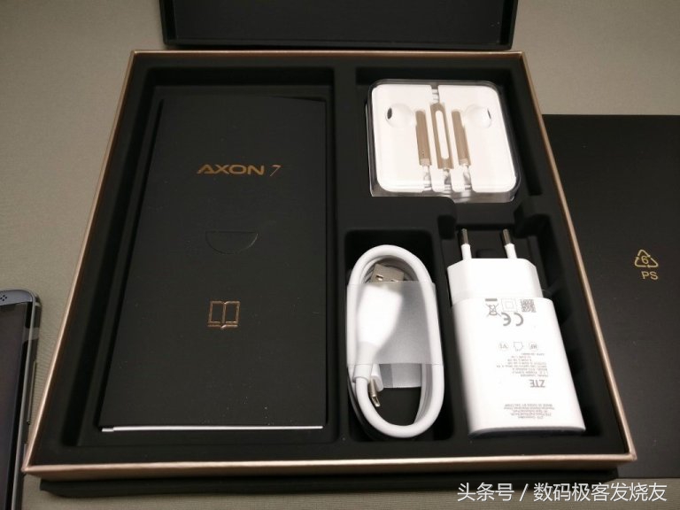 中兴与宝马强强联合之作——AXON天机7开箱评测