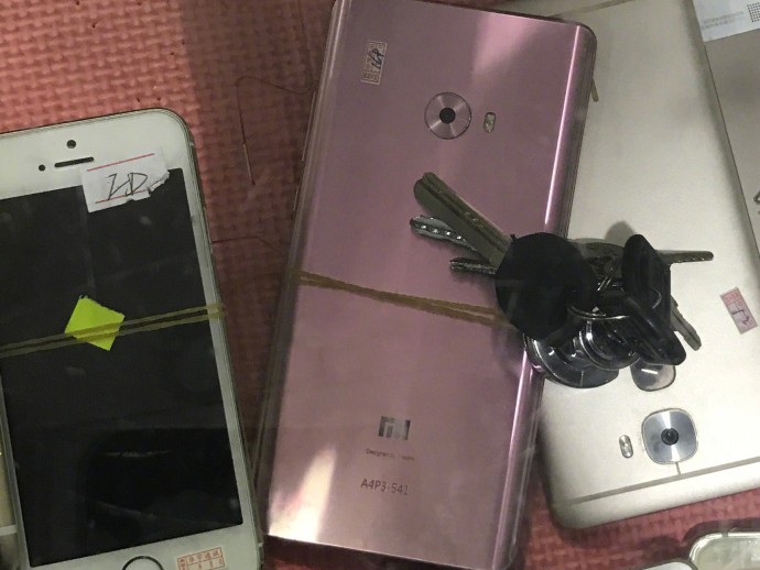 小米手机Note 2 粉红色版 首曝，配备不会改变，当月公布，女孩订制