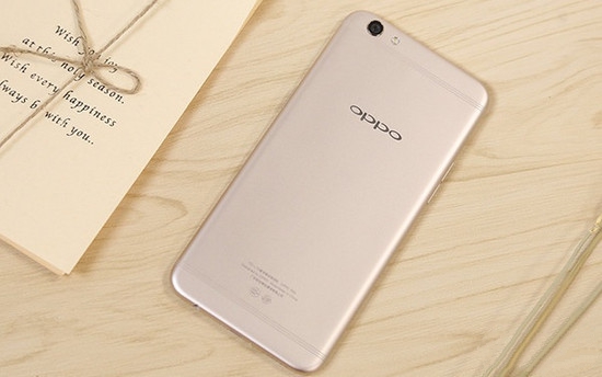 華為公司Nova青春版：OPPO，大家來(lái)比長(zhǎng)相吧！