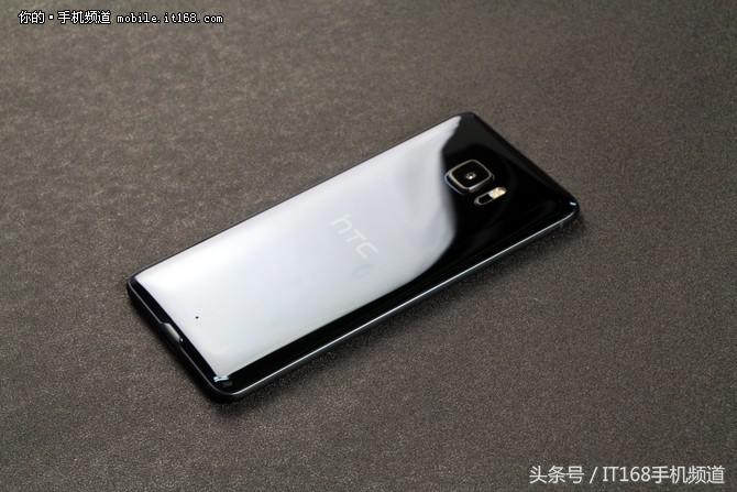 HTC U Ultra评测 主副双屏 双玻璃机身 5088起