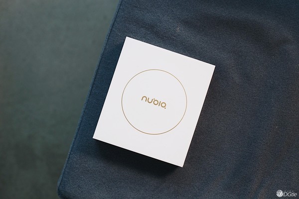 小尾巴拆箱｜主打产品第一款双摄像头，nubia M2