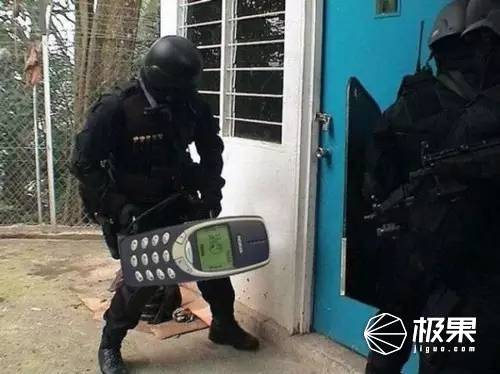 沒有最硬仅有更硬！铝合金Nokia3310问世！卖2万块也简直了