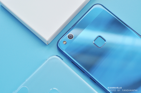 新品抢鲜评，HUAWEI nova 青春版颜值究竟高在哪