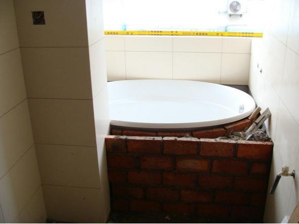 砖砌浴缸的也能这么实用，怪不得在农村大家都有浴缸