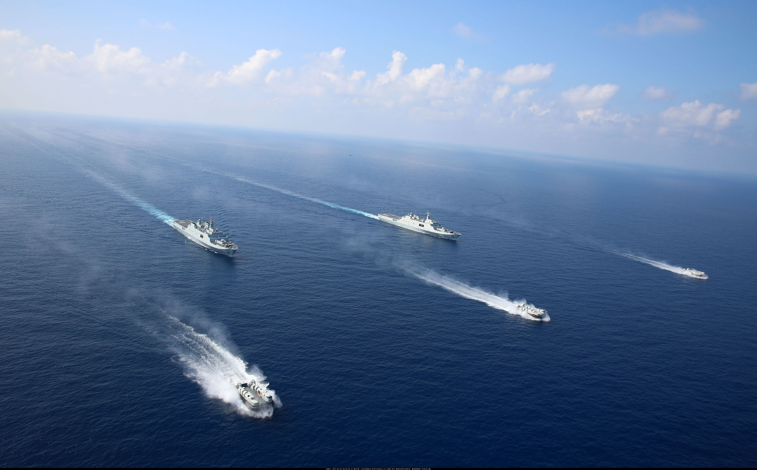 中国补齐海军强国最后一块短板，这艘巨舰比辽宁舰还重要
