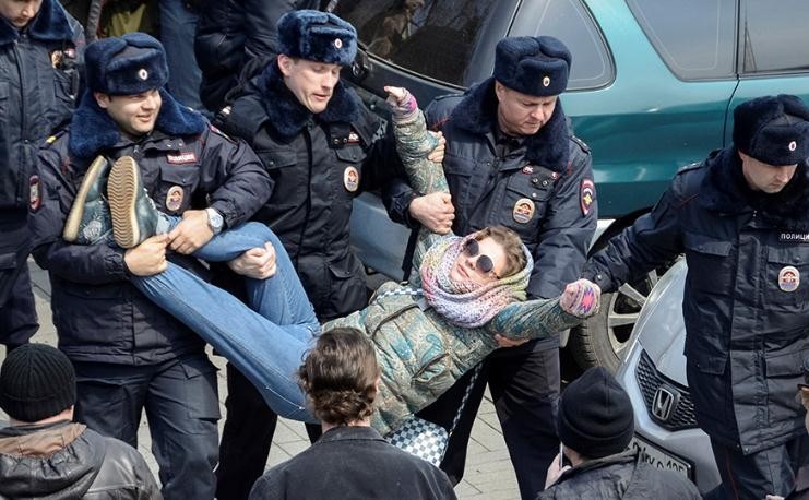 普京首次回应俄反腐游行活动 4月2日莫斯科或再爆发非法集会