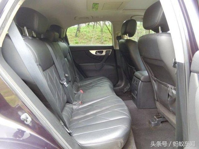 实拍2009款 英菲尼迪Fx35，Q7同级别10万公里还很新