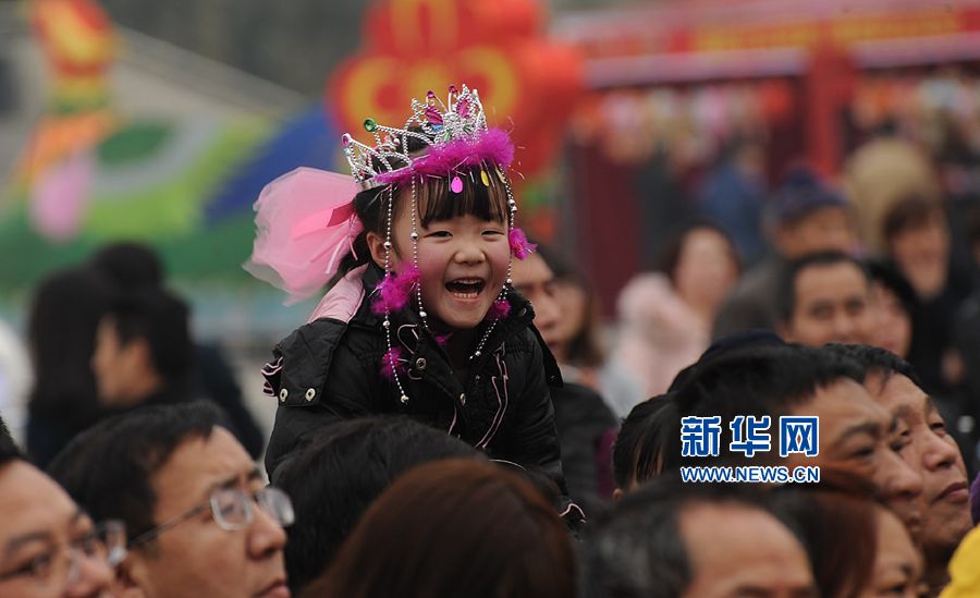 “郑州春节大庙会”伴人们欢乐过大年