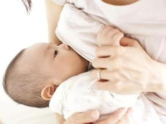 宝宝一岁以后，母乳喂养还重要吗？