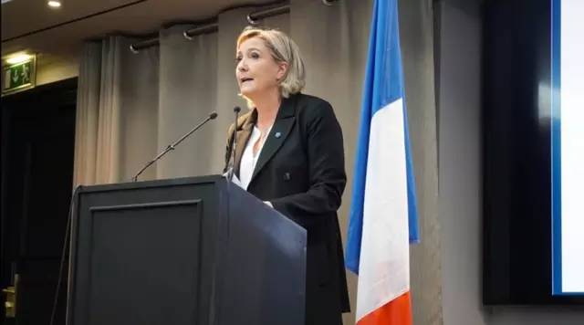 双语视频｜她是法国最受欢迎的总统候选人，也是冉冉升起的法国版川普（附视频）