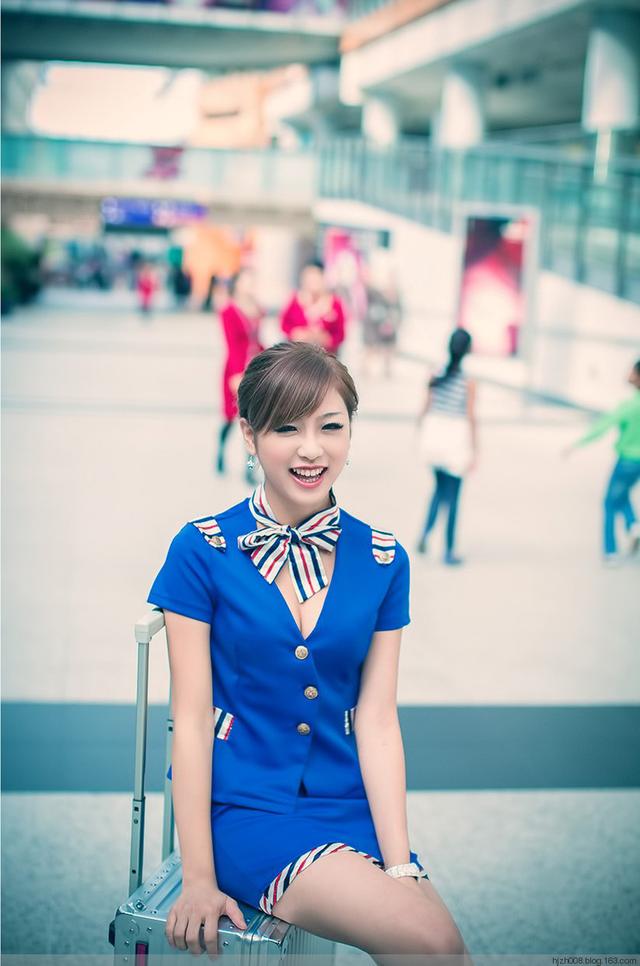 高清超美丽搭配超短制服真是展现我们中国空姐